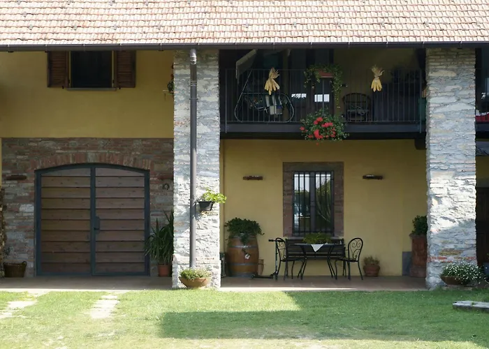 לינה וארוחת בוקר Al Castello 3*